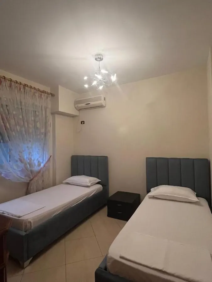 Ales' Apartment Durres